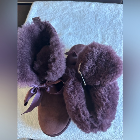 Ugg Gita bow boots - Picture 6 of 6